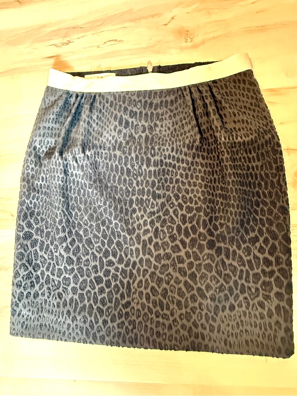 Sandro Paris Textured Skirt Black & off-white Size 1 luxe French Designer